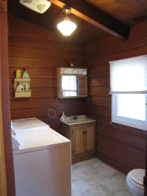 Fenelon Falls Getaway Waterfront Cottage - Image 5