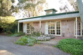 Holly Lane Mews Yarra Valley - Image 4