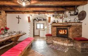 Luxurious Home In Lisac - Image 3
