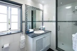 Beachfront Condo with 2 Plunge Pools - Reeds House 1 - Image 3