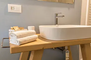 Wunderschöne Wohnung mit Pool und Garten - Image 4