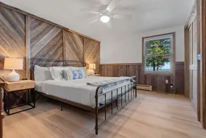 Door County Waterfront Cottage | 180' Shoreline | Sleeps 10 + Bunkhouse - Image 5