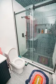 UNIQUE AND COLORFUL ~ CHEFS KITCHEN ~ HOT TUB - Image 3