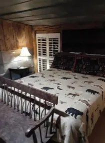 The \"Bunkhouse\" At Hunter Hollow Farm - Image 5