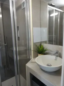 Lussuoso appartamento a 200 m dalla spiaggia, terrazza con aria condizionata, wifi, 5/6 pers - Image 4