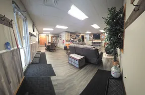 HUGE SPACE! 4 Bedrooms sleep up to 12.  6 additional bedrooms available. - Image 3