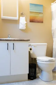 Quiet, cozy 1 bedroom suite, w/ separate entrance. Now with A/C! - Image 4