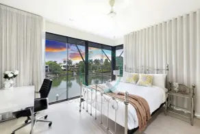 ZenLux: 4BR Bayview Mansion Infinity Pool + Cinema - Image 5