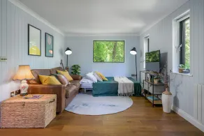 Guest Cabin in the Hampshire Woods - Image 5