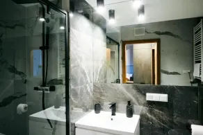 EASY RENT Apartments - Diamond, Basen & SPA, Centrum Free Parking 24h Check-in - Image 5