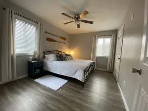 Endless Summer Getaway - 1 mile away from Jamestown Marina! - Image 3