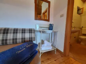 Holiday home with sea view and pool - Image 5