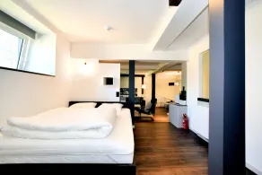 Apartment in Former Coach House - Image 5