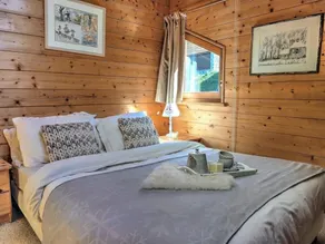 Spacious 12-14 person ski chalet with stunning views and huge terrace - Image 3