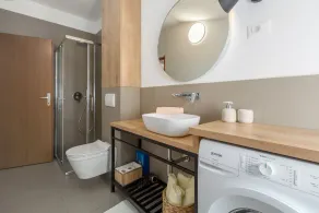 Ferienhaus mit Pool, Ideal für mehrere Familien, 3 separate Wohneinheiten - Image 4