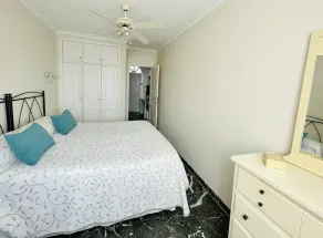 ROMANTIC RETREAT IN PRIME POSITION WITH STUNNING VIEWS TO CLIFFS, MARINA & SEA. - Image 4