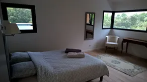Contemporary air-conditioned villa in large Mediterranean-type landscape garden - Image 3