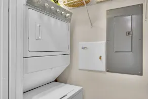 Shadowbrooke - 3 bed/2 bath - Monthly Rentals - Image 2