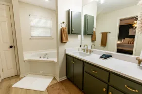 The Modern Georgian - 6 min to I95, 3 Bd-2 Ba - Image 3