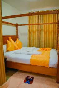 Lux Suites Lions Den Holiday Homes - Image 5