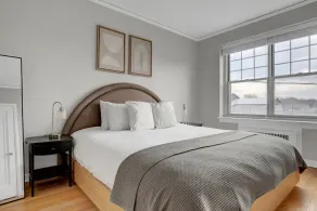 Bright Evanston 1BR, 1 mile to Northwestern campus, by Blueground - Image 4