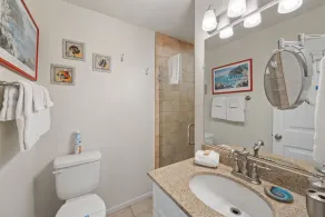 Rummelig, renoveret, farverig duplex på øverste niveau, rolig gade, WIFI - Image 3