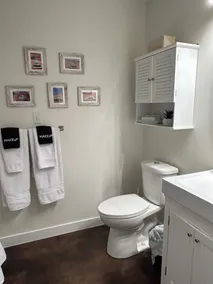 Modern Vacation Home With A/C & Screened In Gazebo Close To National Park Beach - Image 3