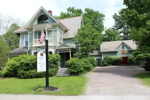 A cozy 2nd Floor Queen B&B guestroom in Downtown Shelburne - Delicious Breakfasts! TRA - Image 3