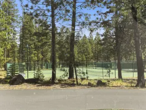 Sleeps 11 • Large deck • On the golf course - Image 2