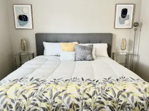 Comfy 1br w/gated patio - Image 3