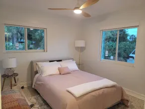 Singer Island 2 bedroom w/ free parking- no stairs (North unit) - Image 5