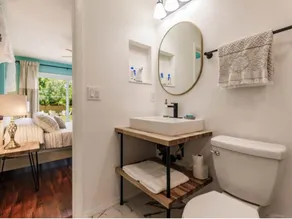 HAPPY FUN  BLUE HOUSE for 8 people kids, pets friendly, 3 miles from the  beach🏖️ - Image 5