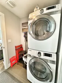 Lyxig privat lägenhet - Fullt kök, Tvättstuga, 4 sovplatser, Prime Location! - Image 2