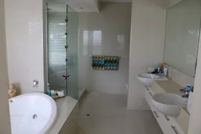 BUDERIM MANSION OCEAN VIEWS - Image 4