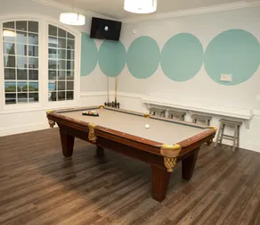 Luxury vibe in the heart of Chattanooga with pool & full coffee bar - Image 5