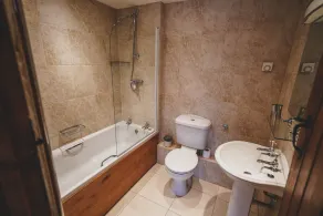 Wagon House sleeps 4, two bedrooms. Near Jurassic coast. - Image 3