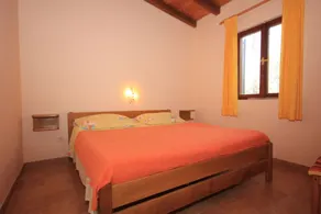 2-Zimmer-Ferienwohnung am Strand Bucht Magrovica - Telascica, Dugi otok (A-8139-b) - Image 4