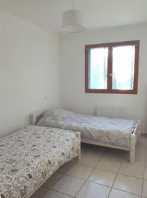 2-bedroom apartment at the foot of the Pyrenees - Image 4