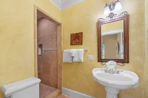 Red Retreat - Image 5