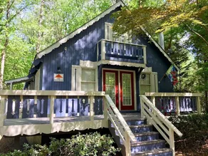 Cozy Pine Mountain Chalet Minutes Away from Callaway Gardens - Image 3