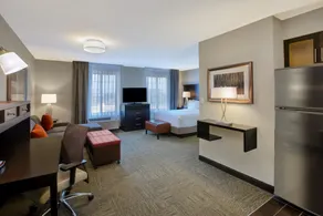Compact Studio w/ Full Kitchen & Free Breakfast - Image 4