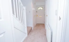 Beautifully Decorated 2 bedroom house - Image 3