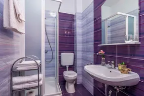 Holiday apartment with pool - Image 2