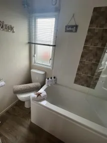 2 Bed Caravan - Sleeps 6 - Parking - Pets - Image 3