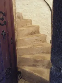 Welsh Gatehouse: Historical Castle with EV Charger - Image 2