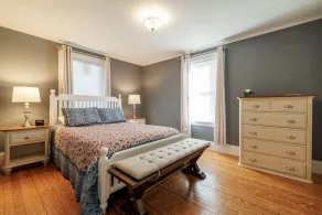 Spacious in-town cottage w/home office. Walk everywhere from your front steps. - Image 5