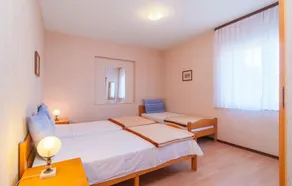 1 Bedroom Lovely Apartment In Splitska - Image 3
