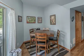 Bearfoot Chalet 3 Bedroom Home by NW Comfy Cabins - Image 4
