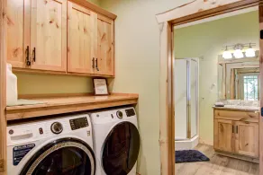Amazing River House with covered patio! Sleeps 10-14. Kayaks,Fireplace,Games. - Image 2