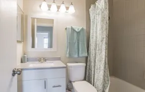 Furnished Private home in Aurora sleeps 9 guests - Image 3
